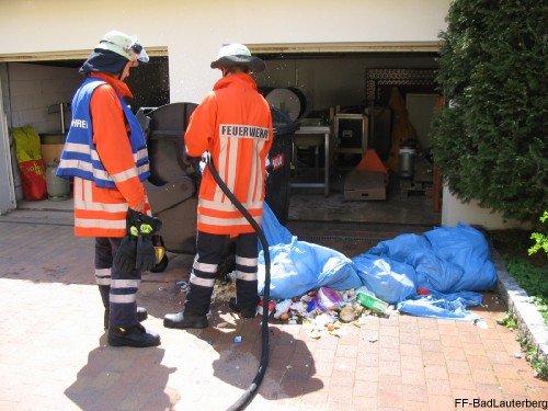 2009_05_24 Kontainerbrand Gollee Wiesenbek 007